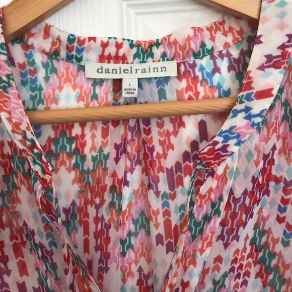 Beautiful, Colorful top - Picture 3 of 5